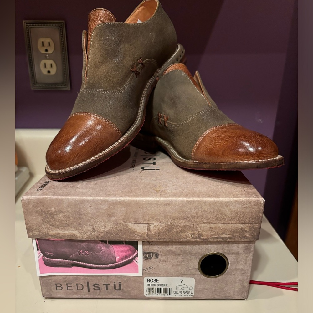 BedStu Rose Size 7. Brand New in Box! Tan Rustic Sand Suede.